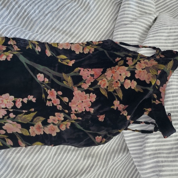 Dress - Picture 7 of 7